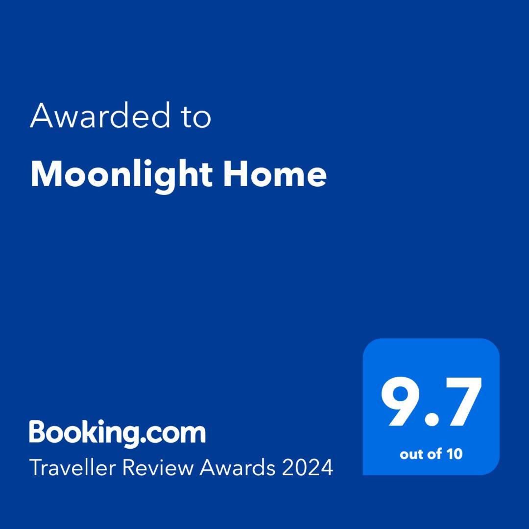 Moonlight Апартаменти *